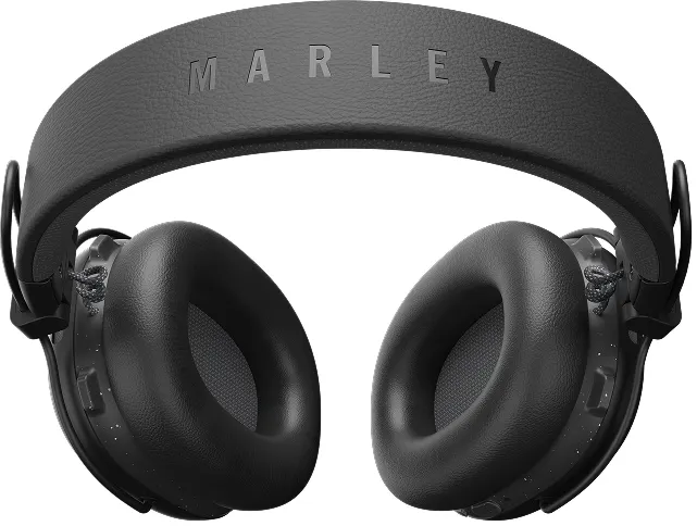 Fekete, párnázott fejpánttal és MARLEY logóval ellátott fejhallgató.