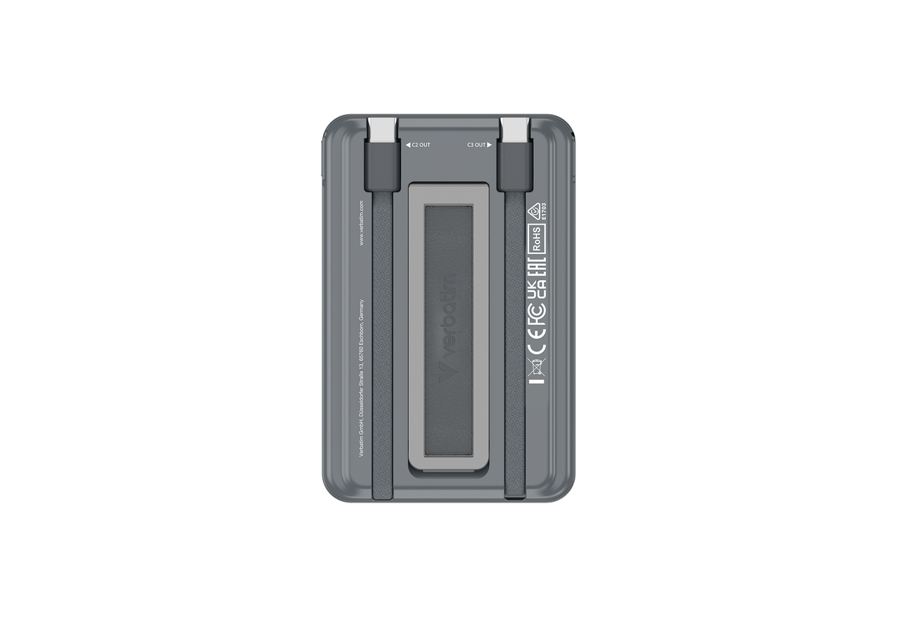 Szürke Verbatim adapter két USB-C kábellel és tanúsítványokkal.
