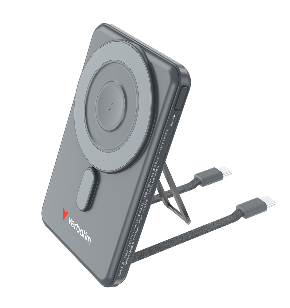 Szürke Verbatim powerbank állvánnyal, töltőkábellel és vezeték nélküli töltővel.