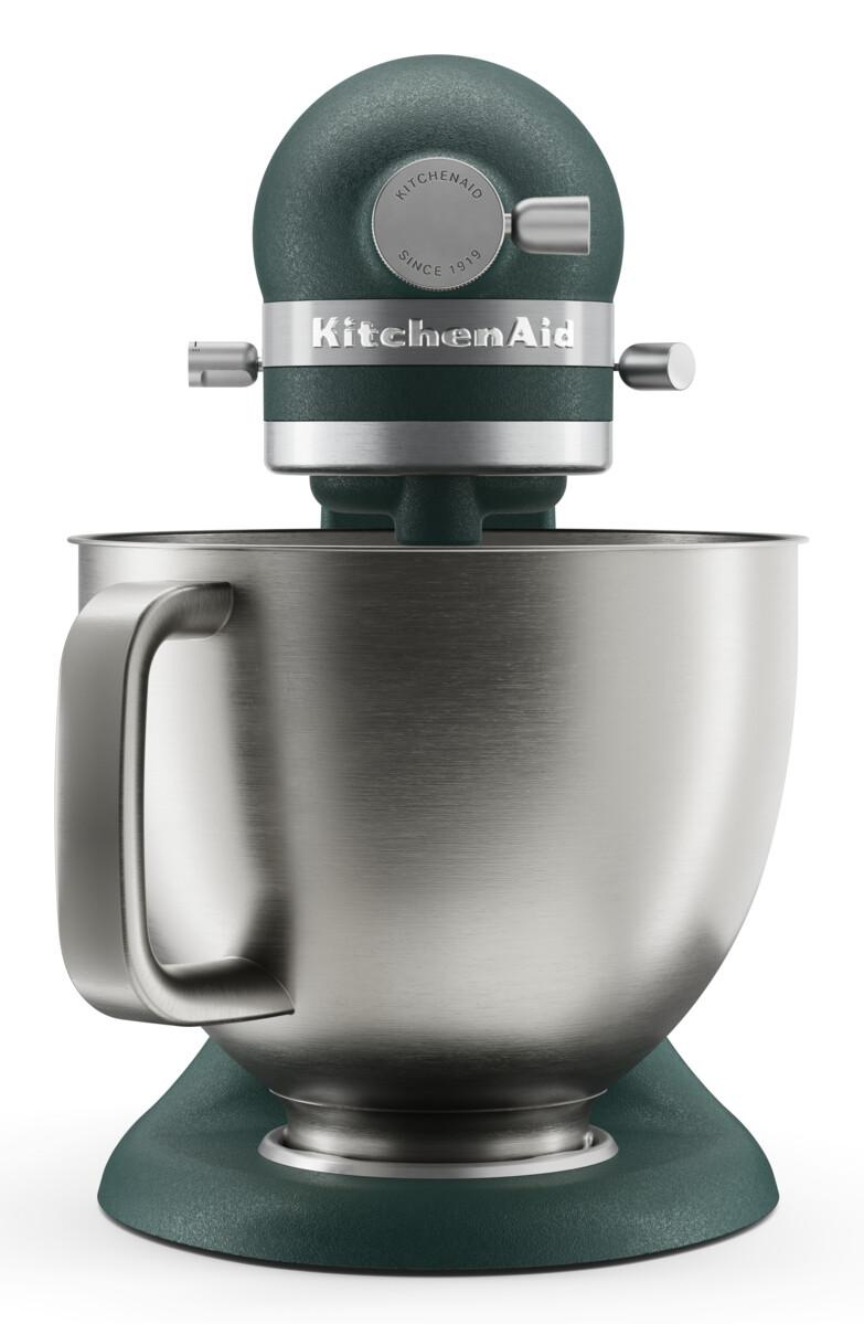Dunkelgrüner KitchenAid-Standmixer mit Edelstahlschüssel und silbernen Akzenten.