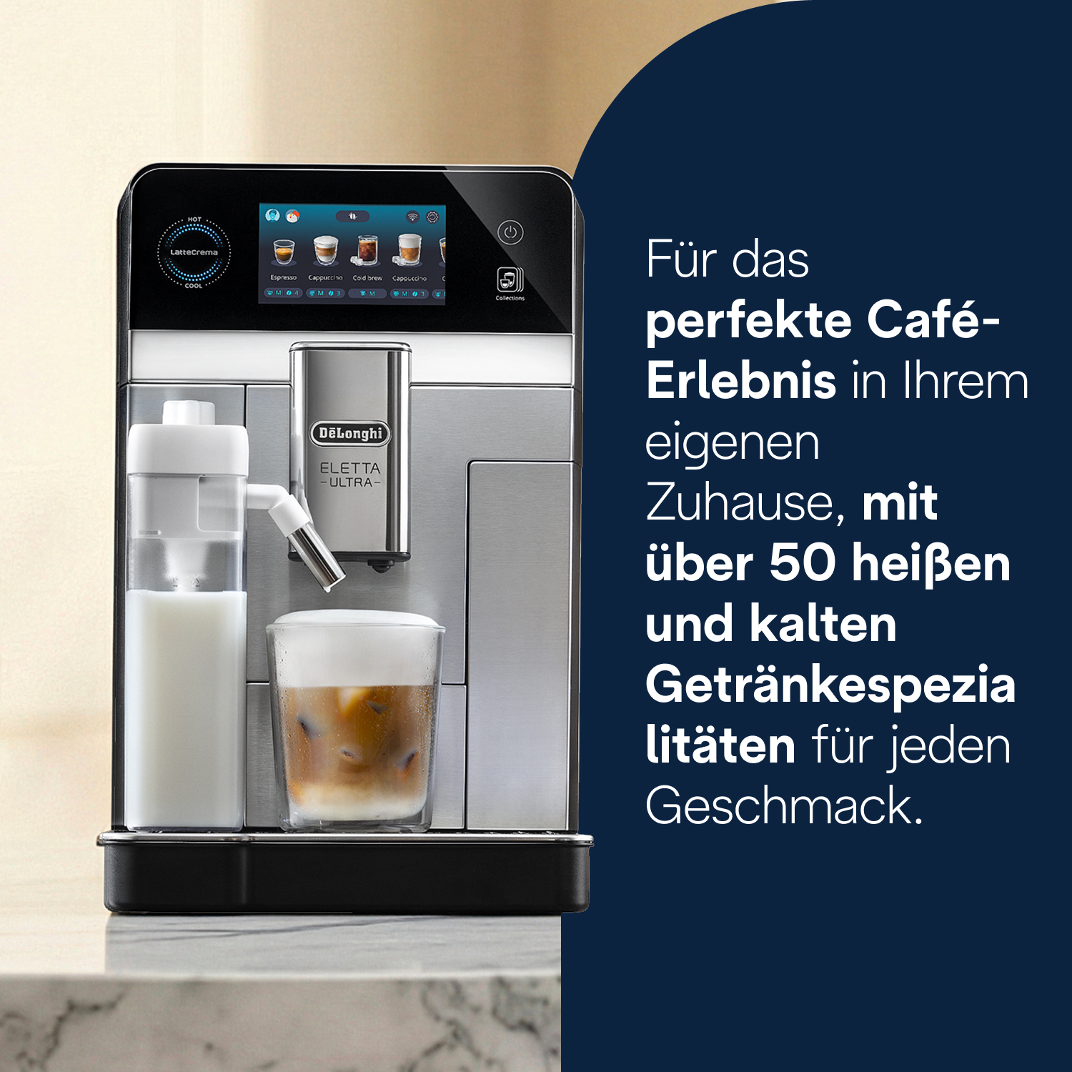 Kaffeemaschine mit Milchbehälter, Glas mit Kaffee und Schaum. Text: Perfektes Café-Erlebnis zu Hause.