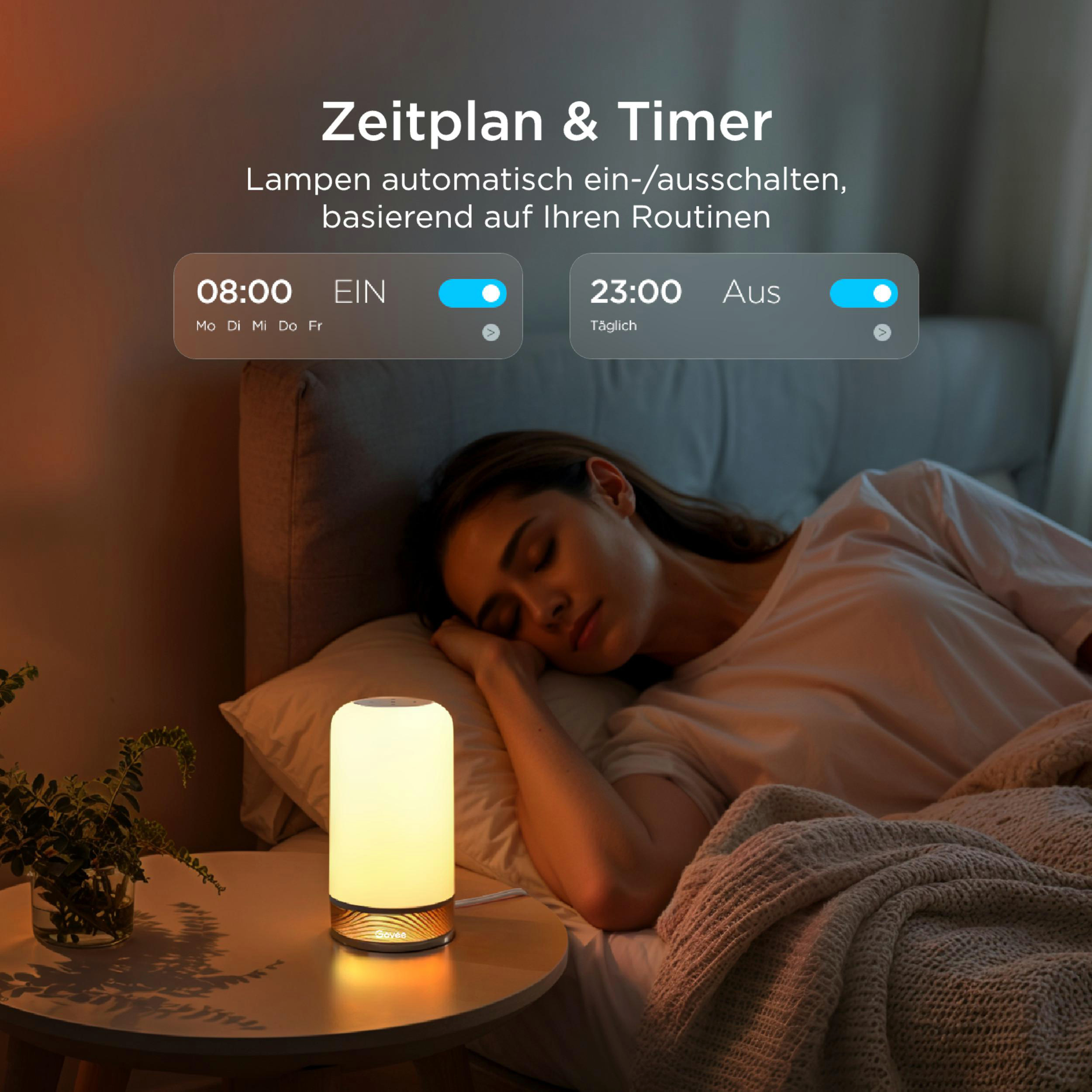 Frau schläft neben Nachttischlampe mit Zeitplan-Anzeige für automatisches Ein-/Ausschalten.