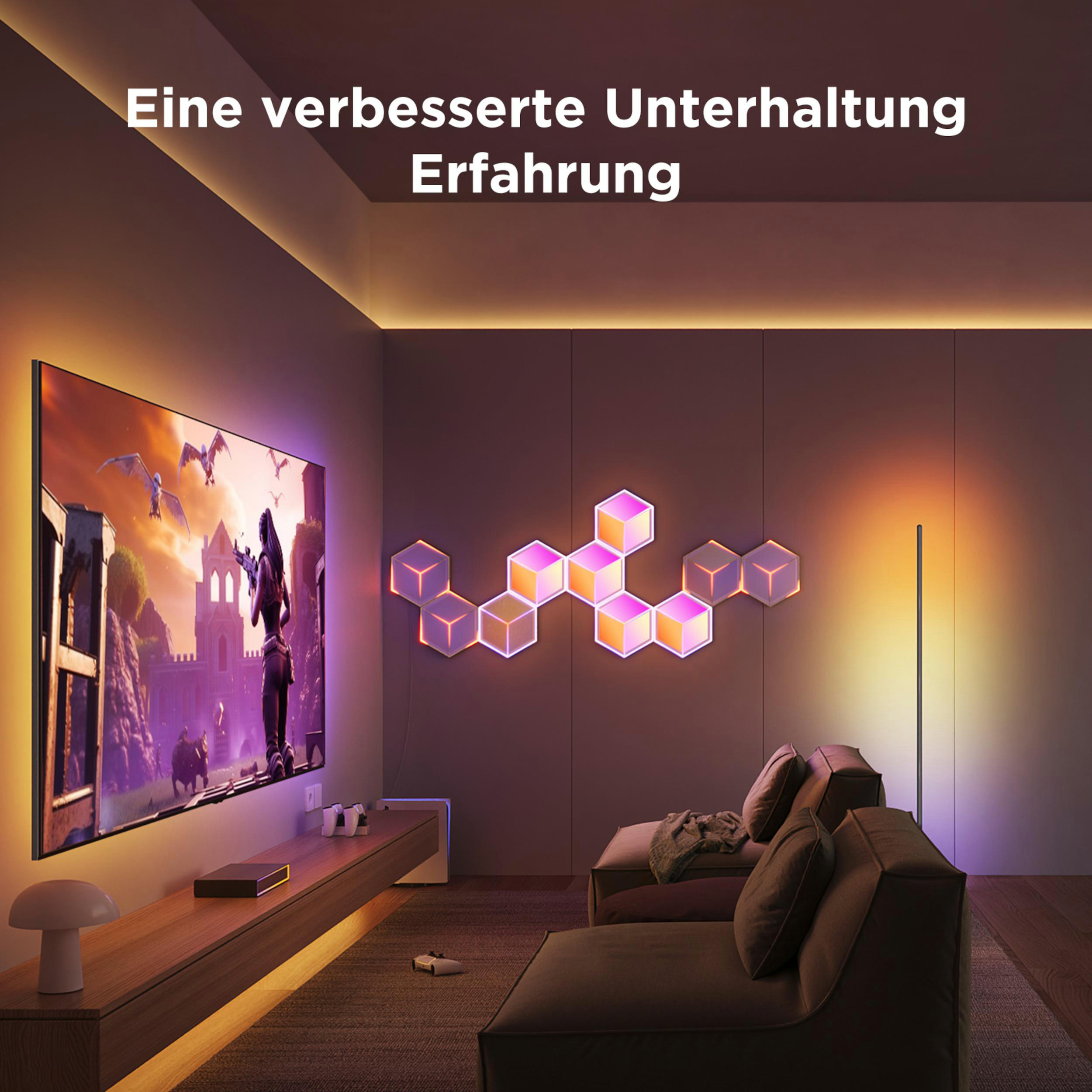 Ein Wohnzimmer mit Fernseher, Sofas und Würfel-Wandlampen in bunten Farben.