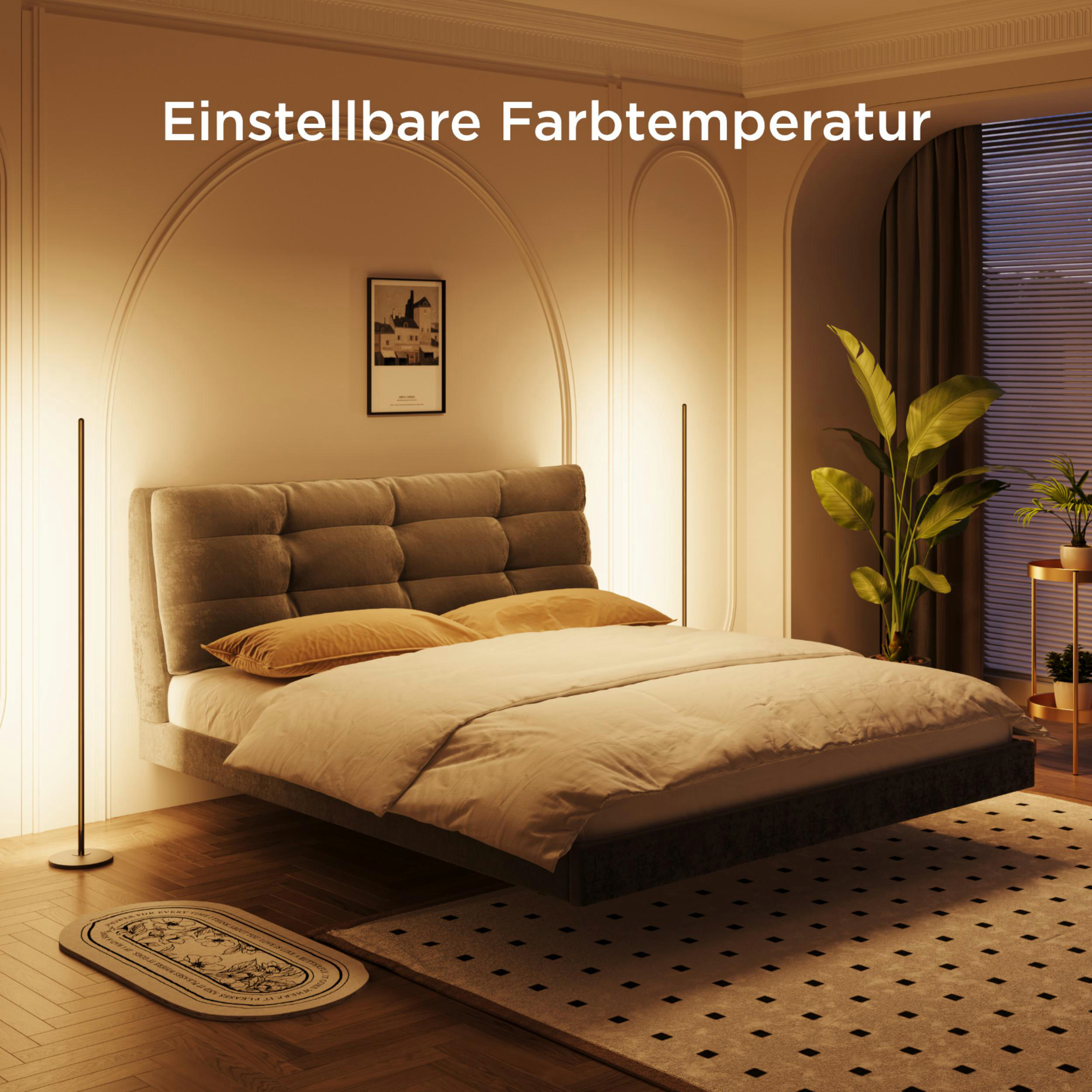 Ein Schlafzimmer mit einem Bett, zwei Nachttischlampen und einer Pflanze.