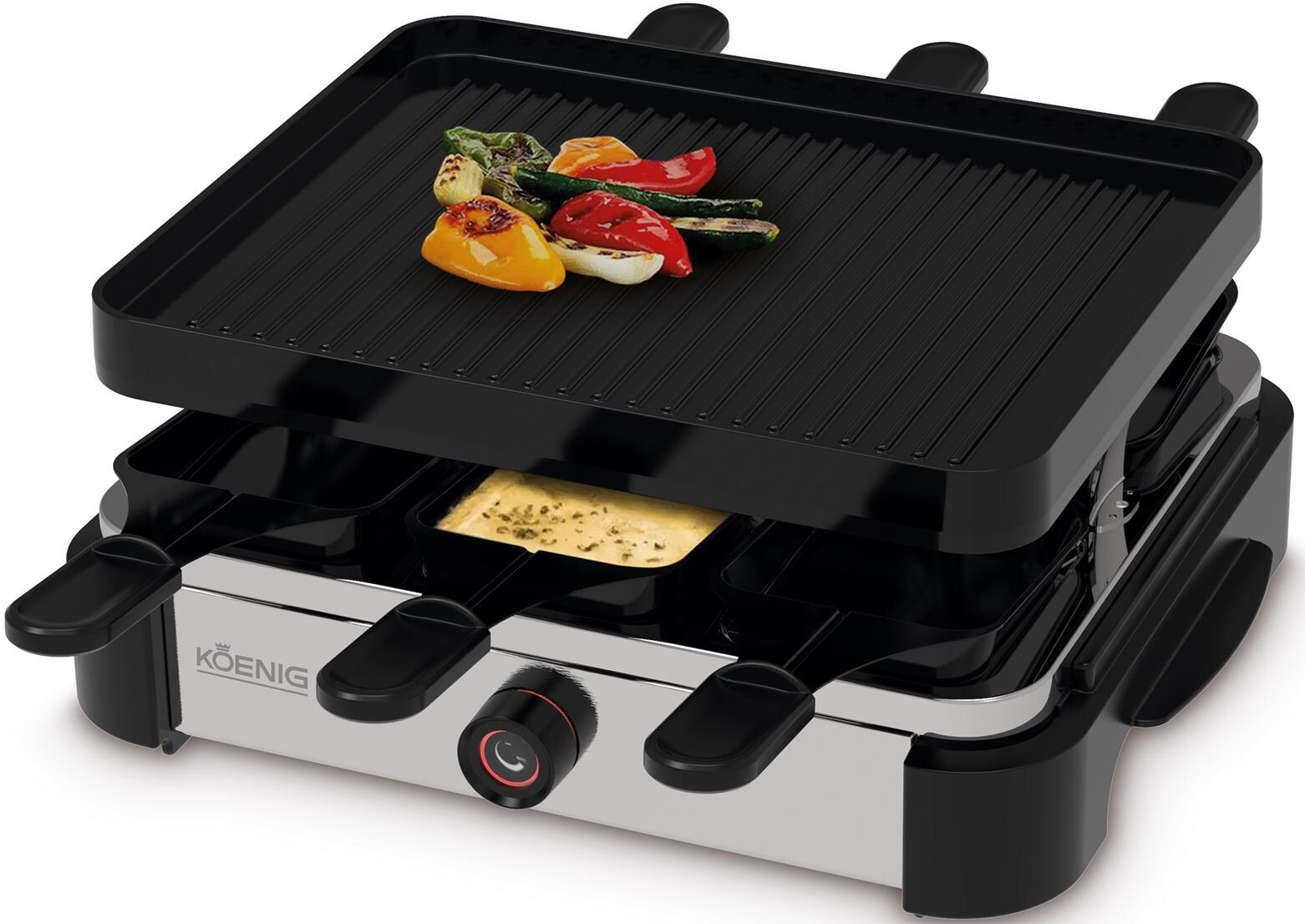 Grill da raclette con verdure grigliate e formaggio nelle padelle.