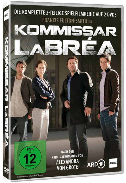 DVD-Cover: Vier Personen stehen vor einem Gebäude, Titel: Kommissar Labréa.