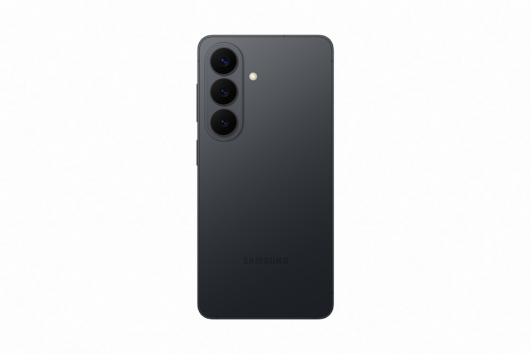 Sötét Samsung okostelefon hátoldala három kamerával és vakuval.