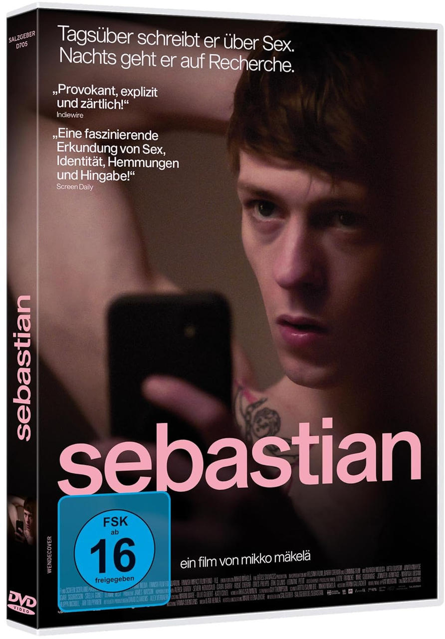 Ein Mann blickt nach rechts, hält ein Handy. Der Filmtitel ist Sebastian.