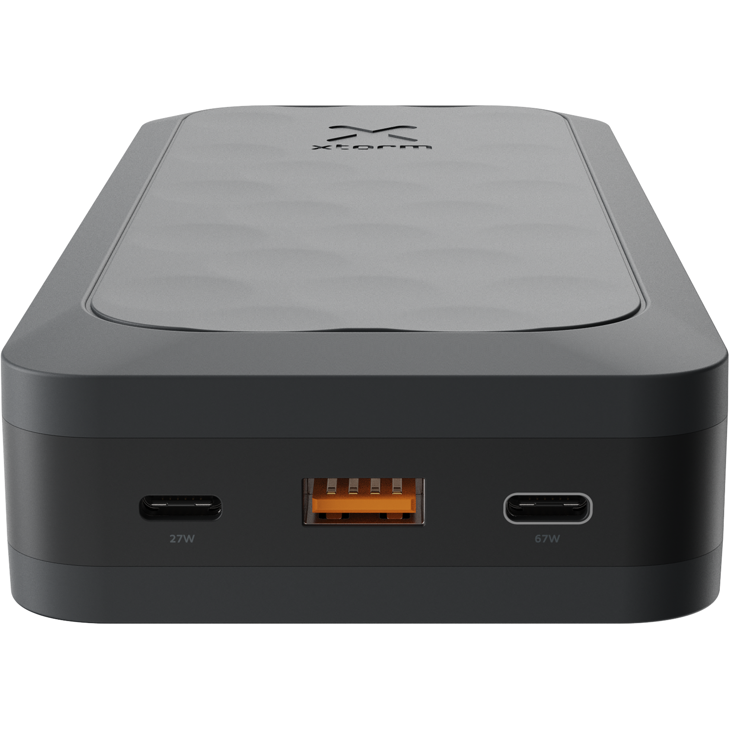 Een donkere, rechthoekige powerbank met twee USB-C-poorten en één USB-A-poort.