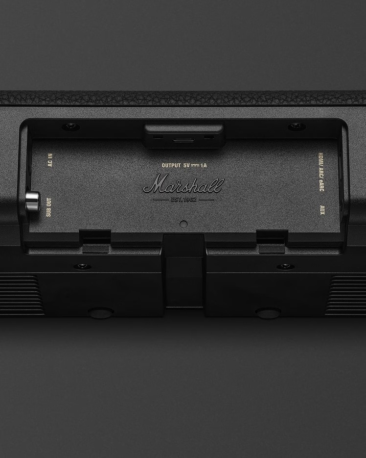 Tył czarnego głośnika Marshall z wejściami SUB OUT, AC IN, HDMI/ARC/eARC, AUX.
