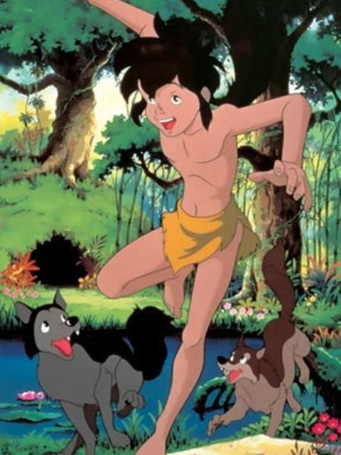 Mowgli rennt mit zwei Wölfen durch den Dschungel. Üppiges grünes Laub und ein Fluss umgeben sie.