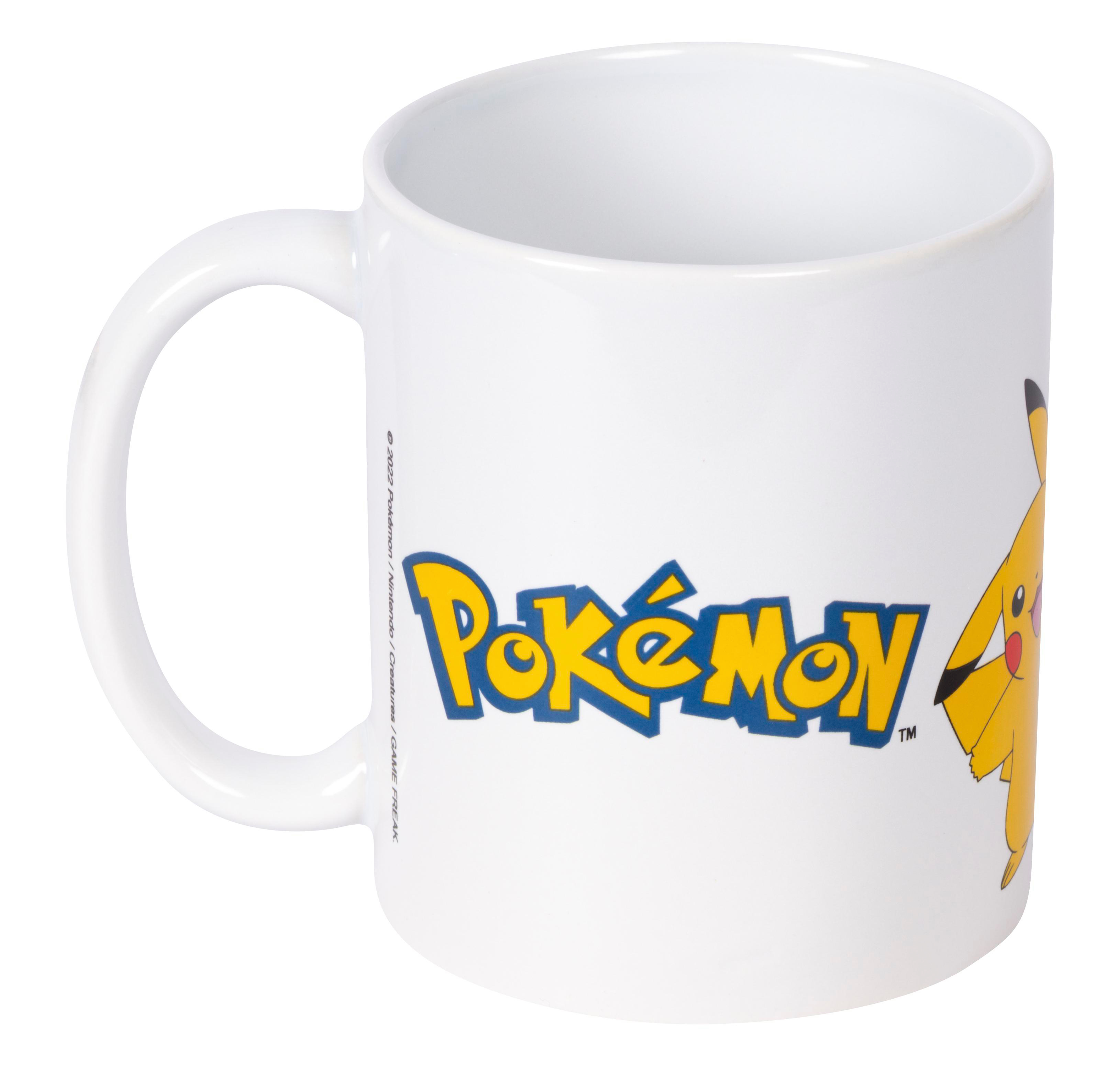 Eine weiße Tasse mit dem Pokémon-Logo und Pikachu.