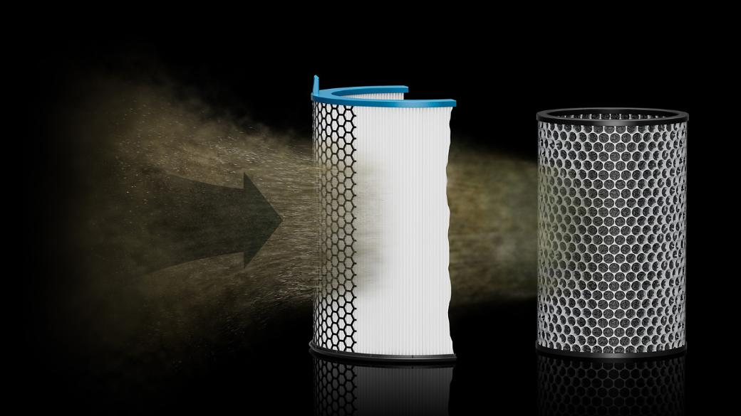 Des particules de poussière volent vers un filtre à air, un filtre propre à côté.