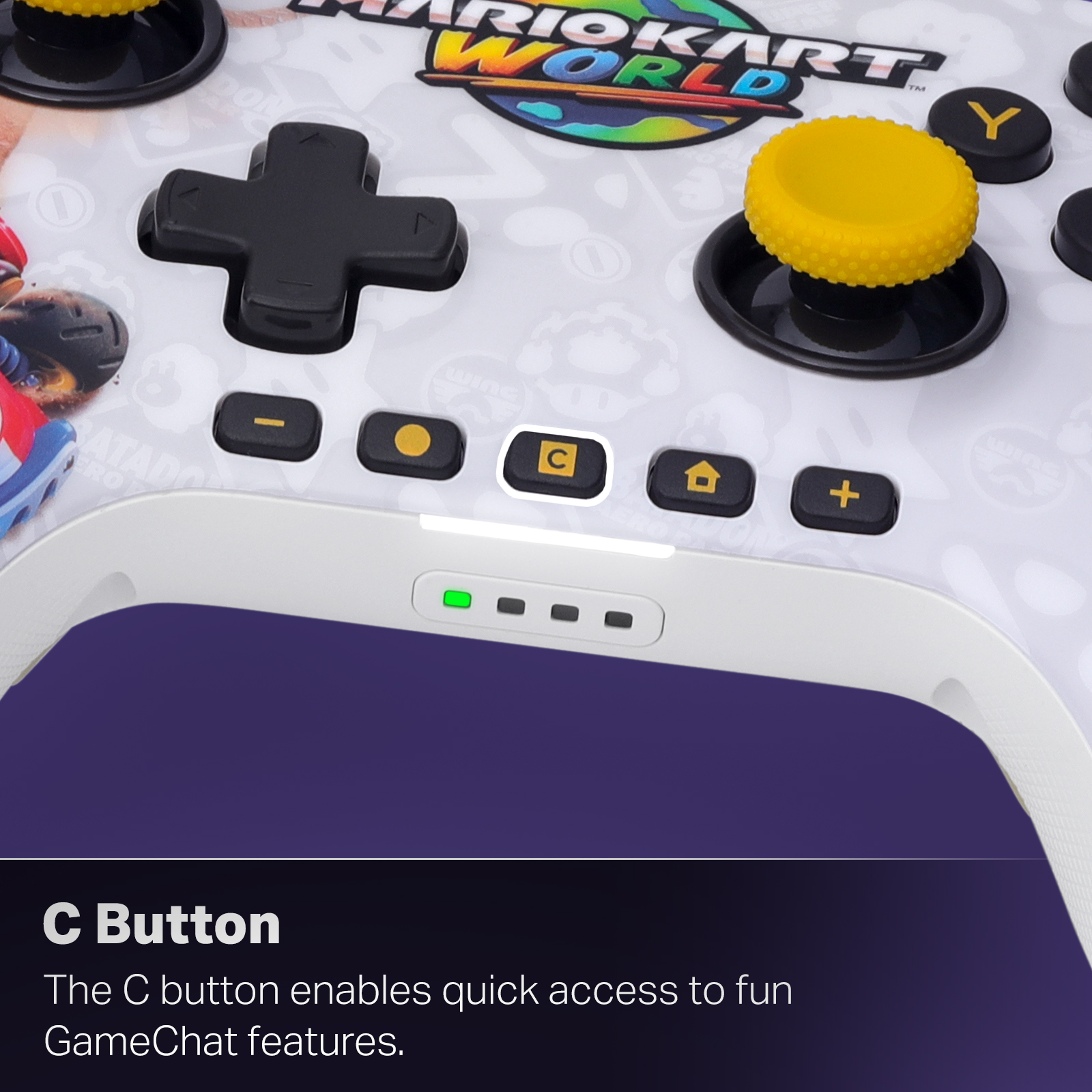 Ein weißer Gamecontroller mit Mario Kart World-Logo, gelben und schwarzen Knöpfen.