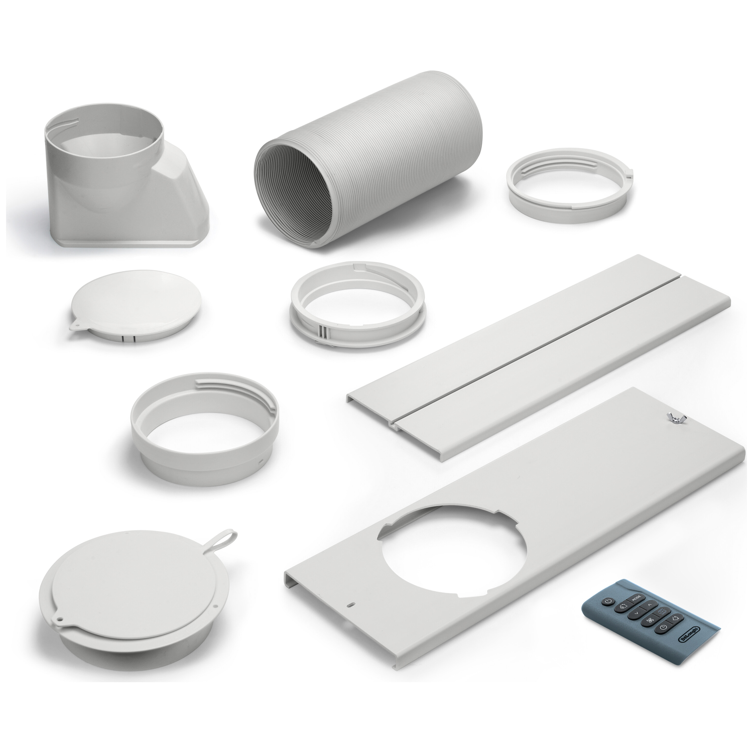 Witte raamkit mobiele airco: slang, adapter, afdichtingen, raampaneel en afstandsbediening.