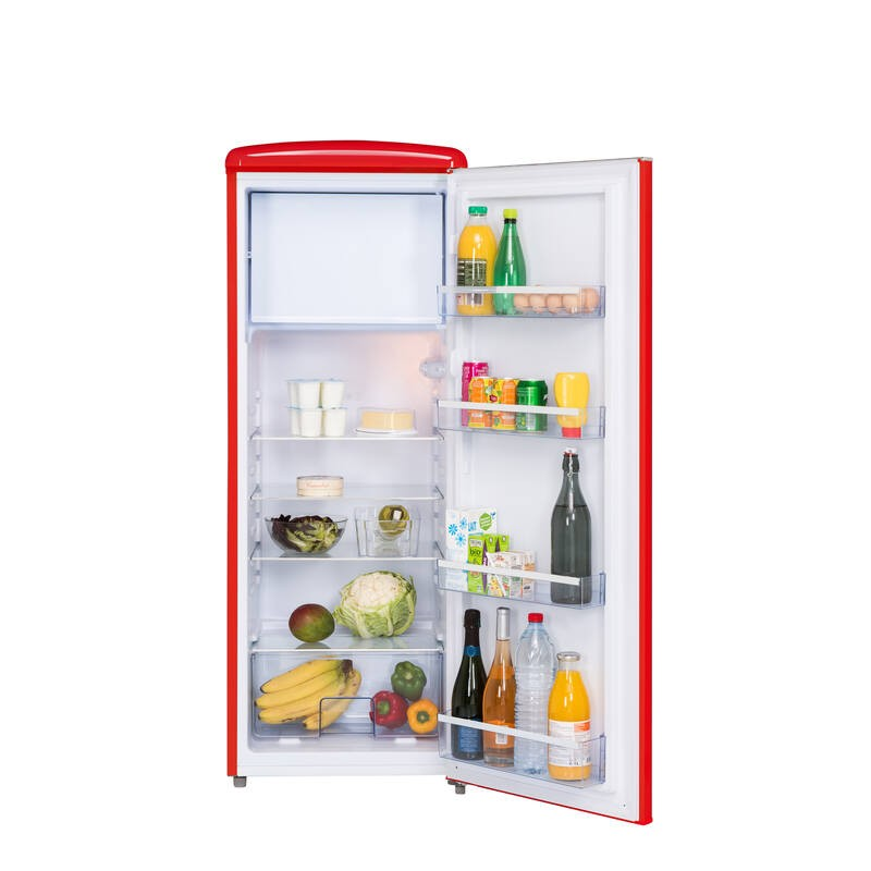 Ein roter Kühlschrank ist geöffnet, mit Lebensmitteln wie Obst, Gemüse, Eiern und Getränken.