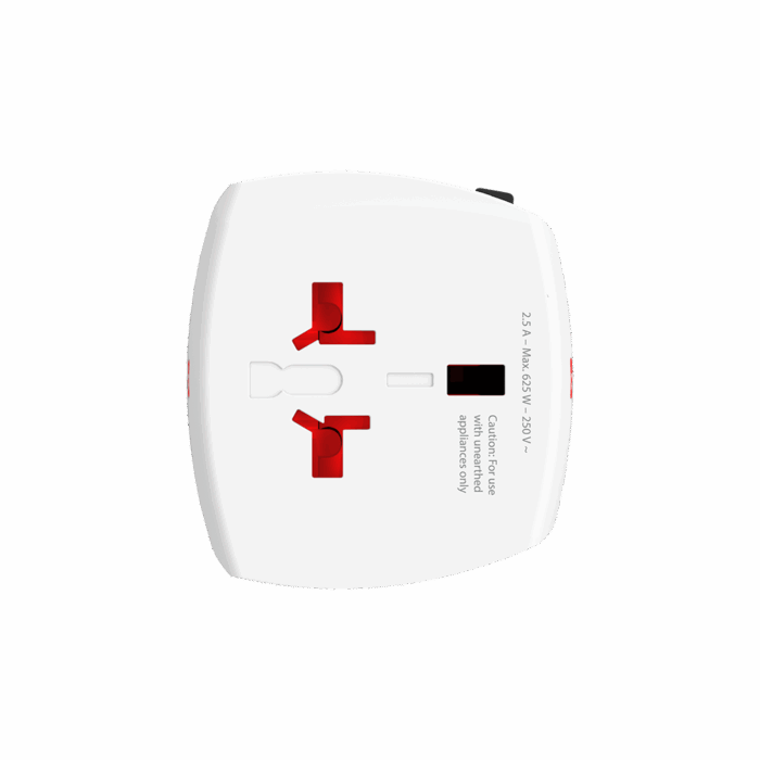 Fehér univerzális adapter piros dugókkal és figyelmeztető címkével.