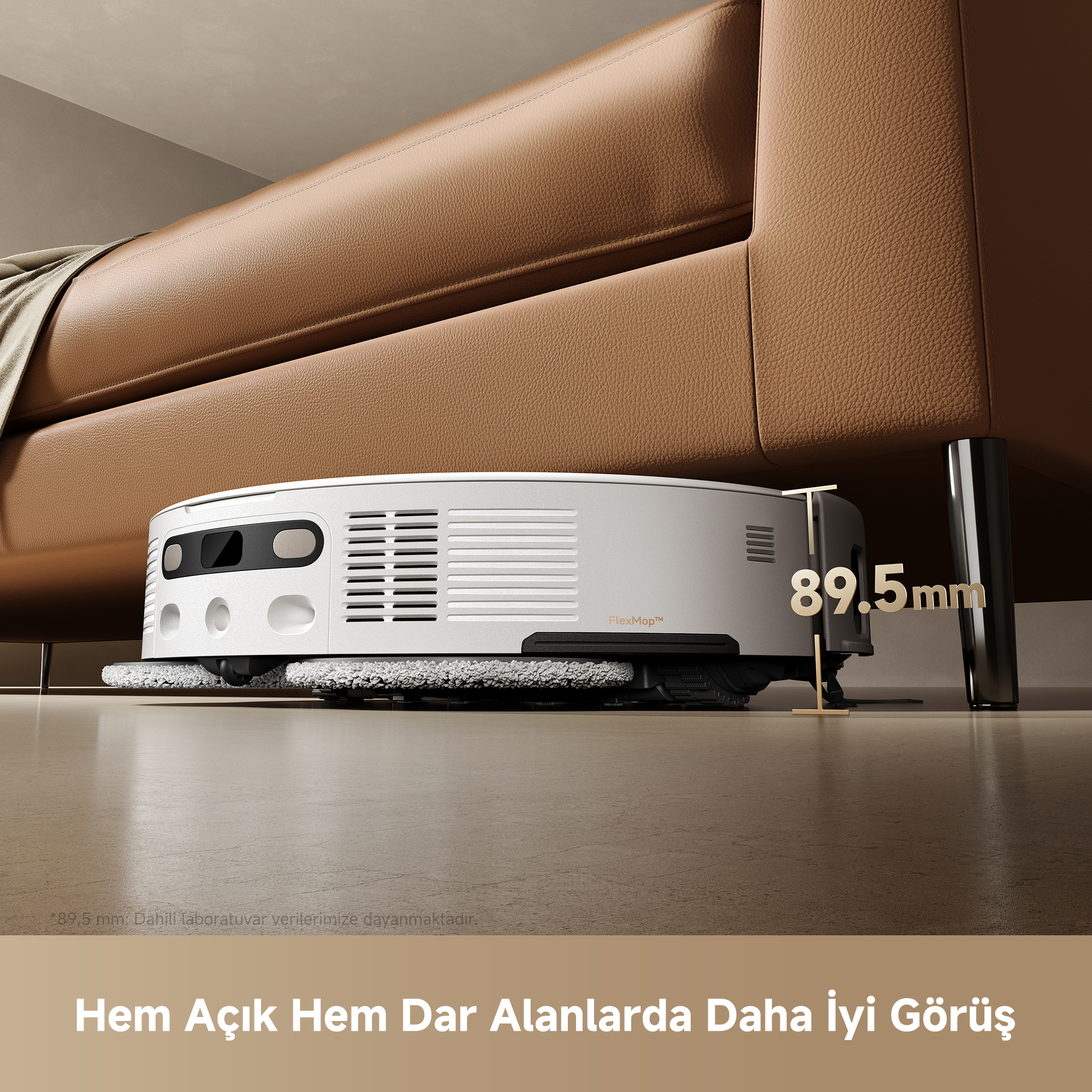 Kahverengi koltuğun altında 89,5 mm yüksekliğinde beyaz robot süpürge.