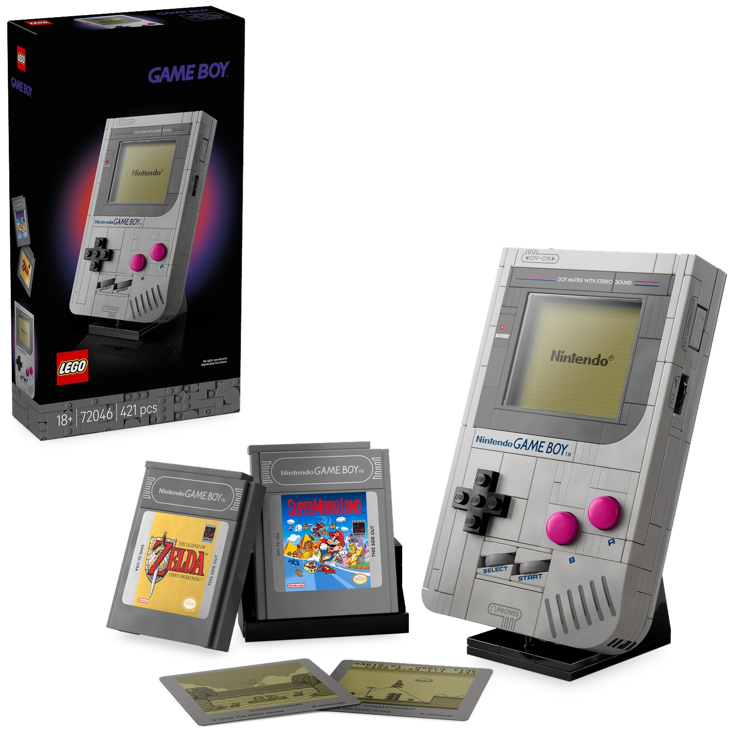 Un modèle LEGO du Game Boy avec cartouches et cartes postales.
