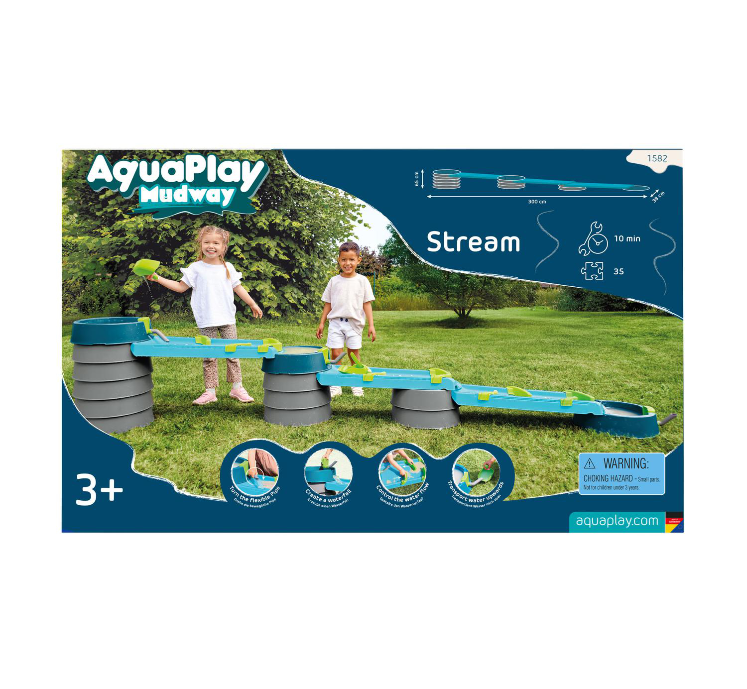 Zwei Kinder spielen mit einem AquaPlay Wasserkanal-Spielzeug im Garten.