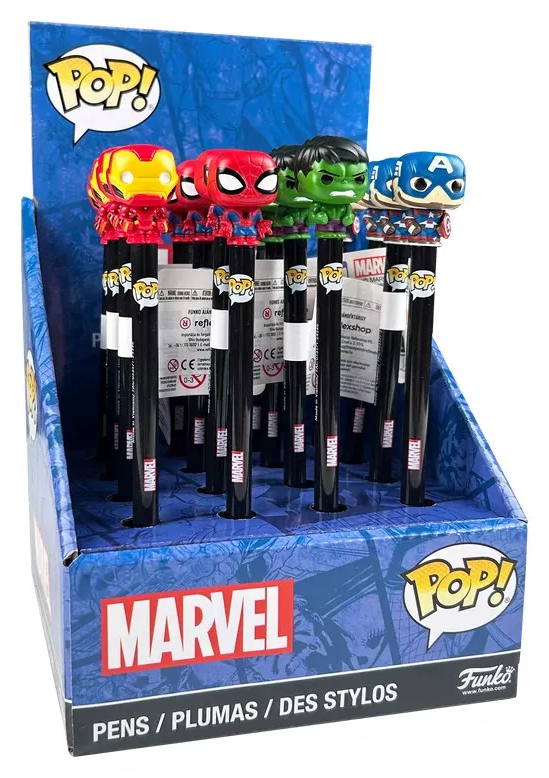 Marvel tollak kijelzője, olyan karakterekkel, mint Vasember, Pókember, Hulk és Amerika Kapitány.