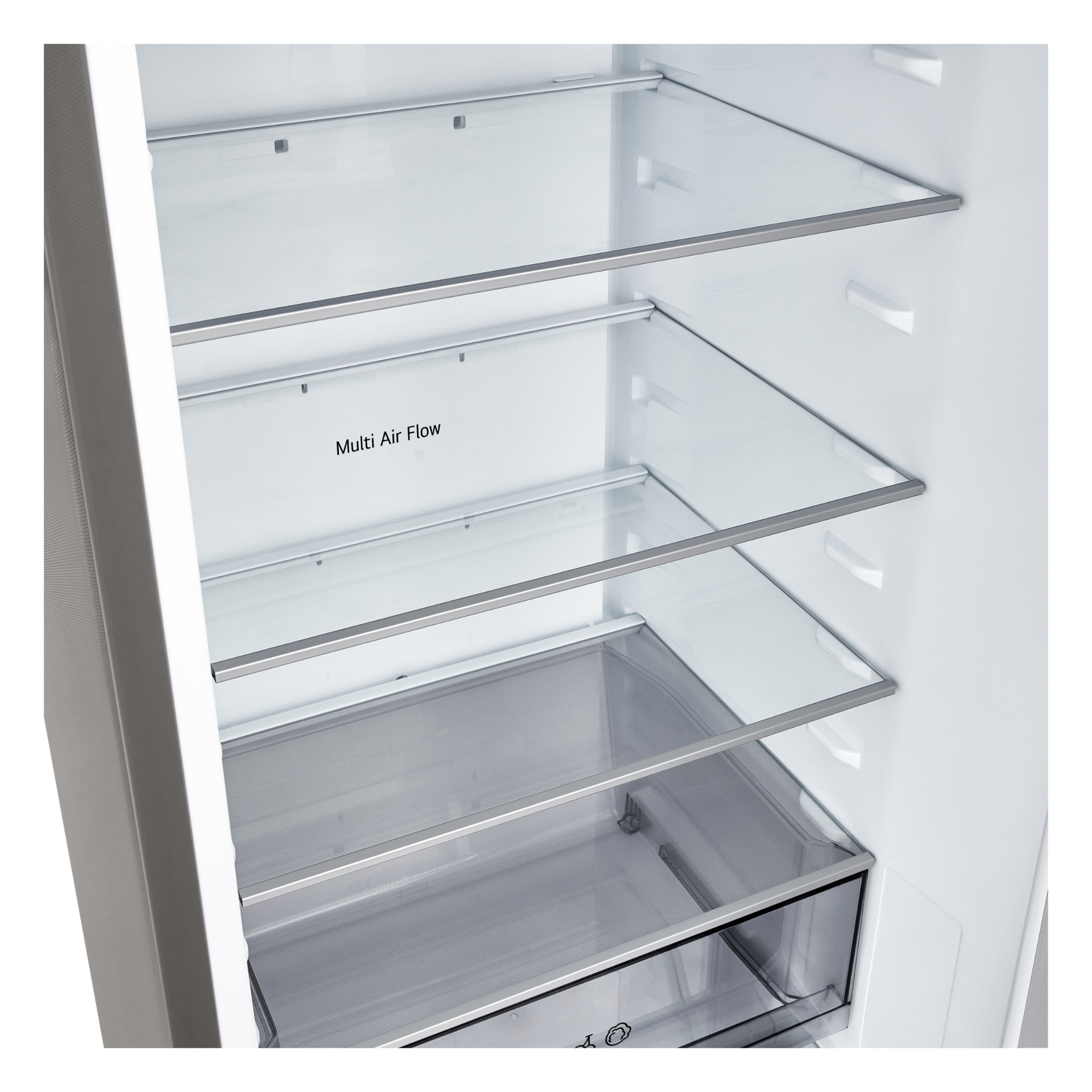 Vista interior de un refrigerador vacío con estantes de cristal y un cajón.