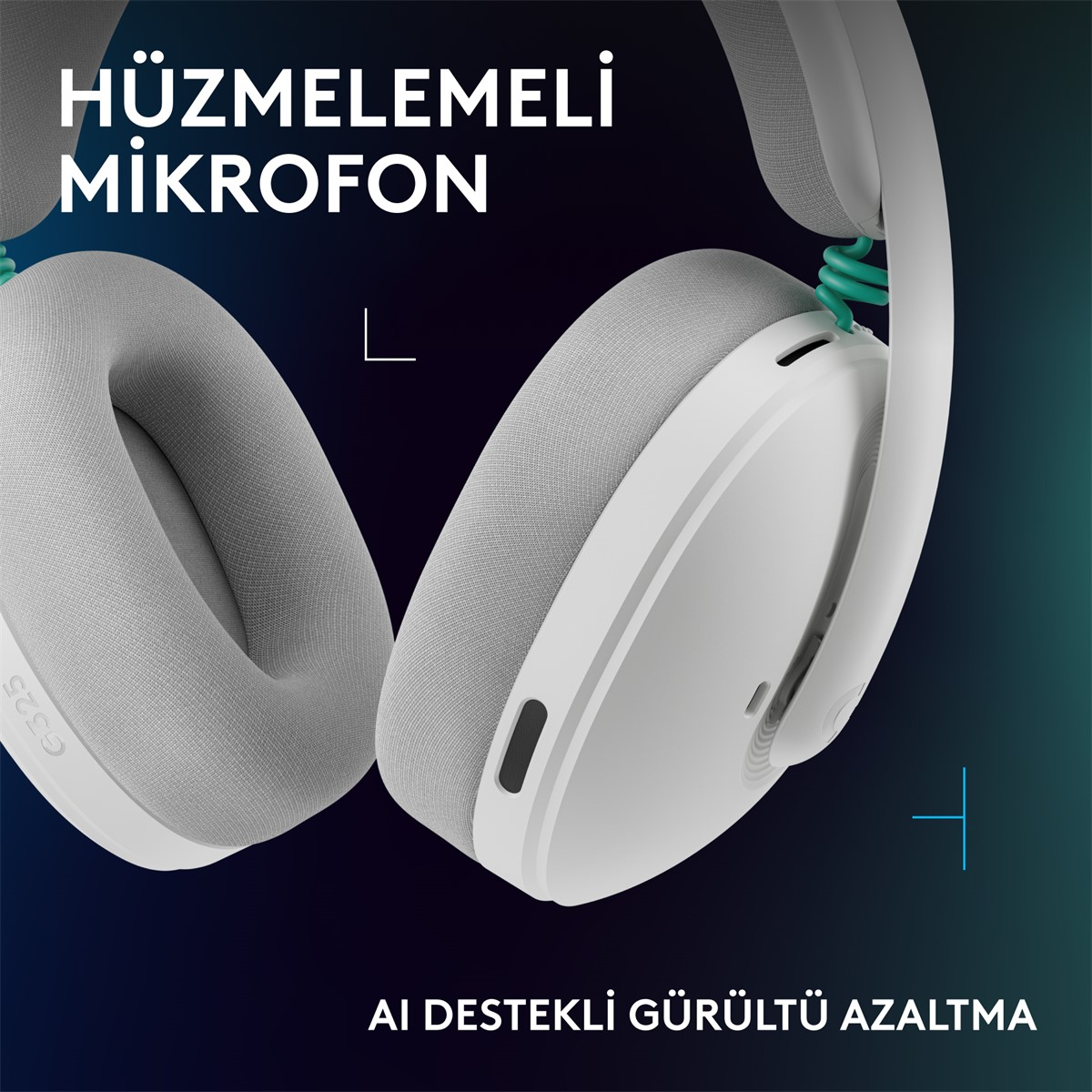 Kumaş kulaklıklara ve mikrofona sahip beyaz kulaklık. Koyu arka plan.