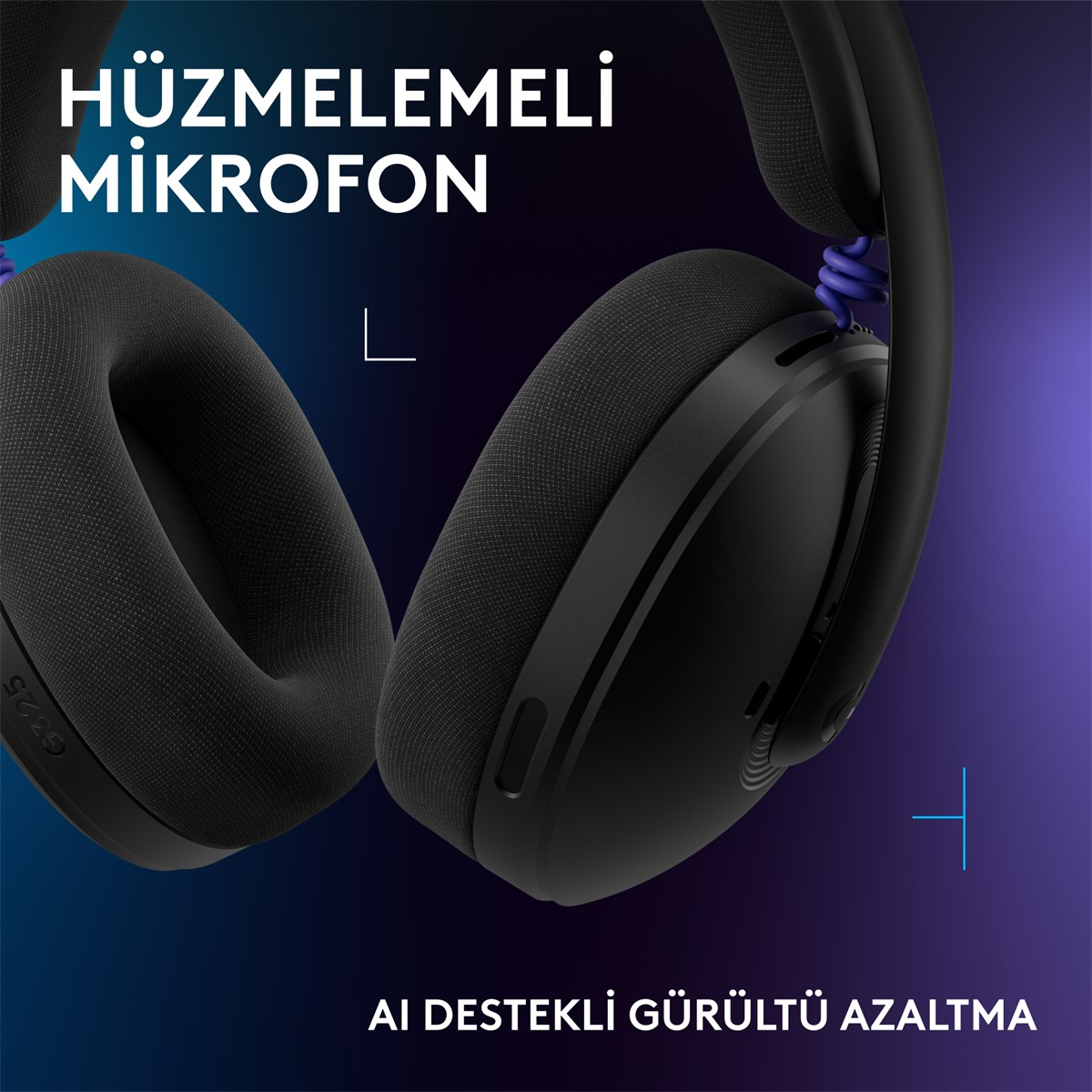 Mavi-mor gradyan arka plan üzerinde yumuşak kulak yastıklı siyah kulaklık.