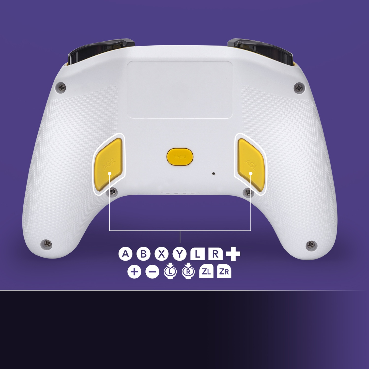 Retro controller bianco con pulsanti gialli ed etichette.