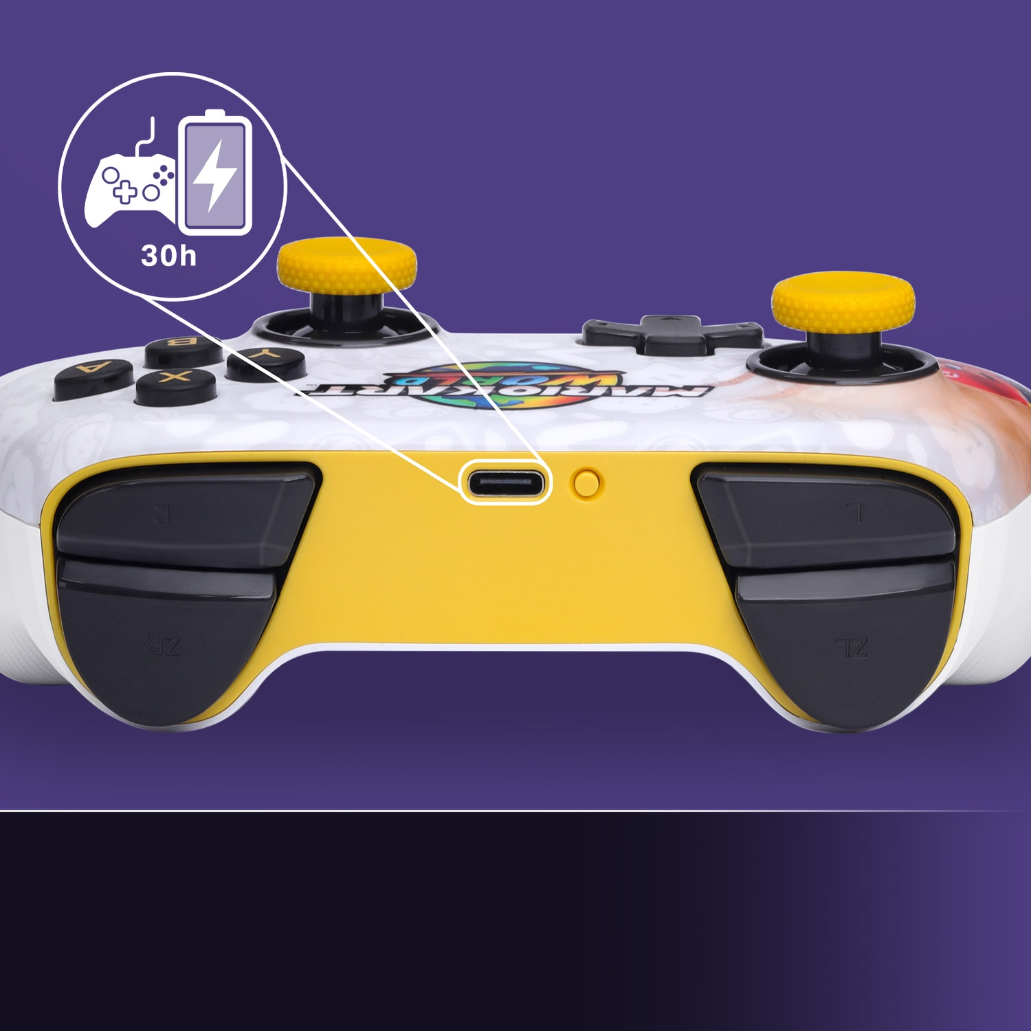 Un controller bianco con accenti gialli e design Mario Kart mostra 30 ore di batteria.