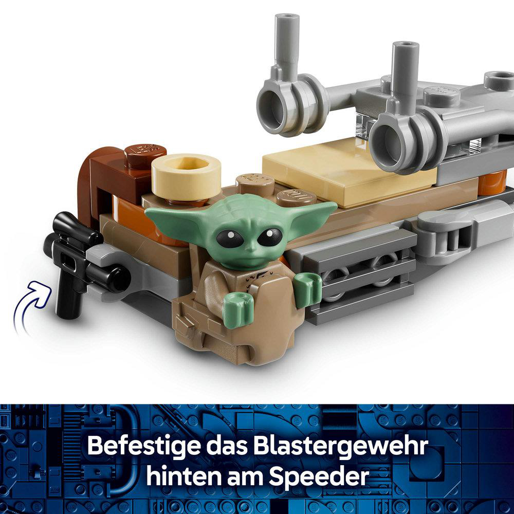 Eine grüne Lego-Figur mit großen Ohren sitzt auf einem braunen und grauen Lego-Fahrzeug mit einer Blasterpistole.