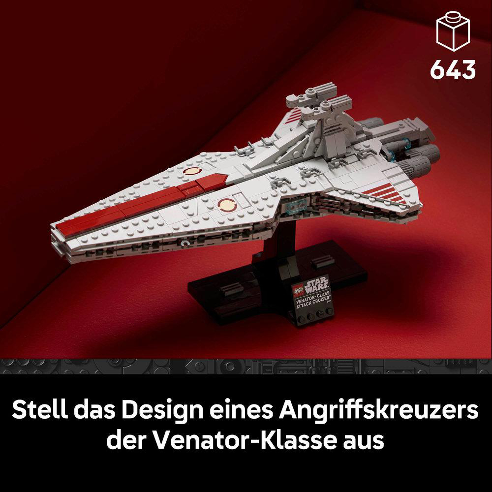 Ein graues Lego-Raumschiff im Venator-Klasse-Design steht auf einem Ständer.