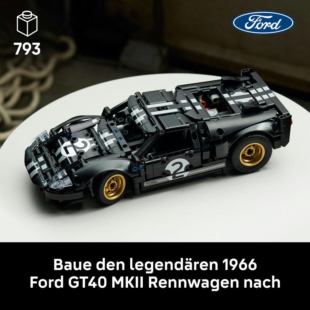 Ein schwarzes Lego-Modell des Ford GT40 MkII Rennwagens mit weißen Streifen.