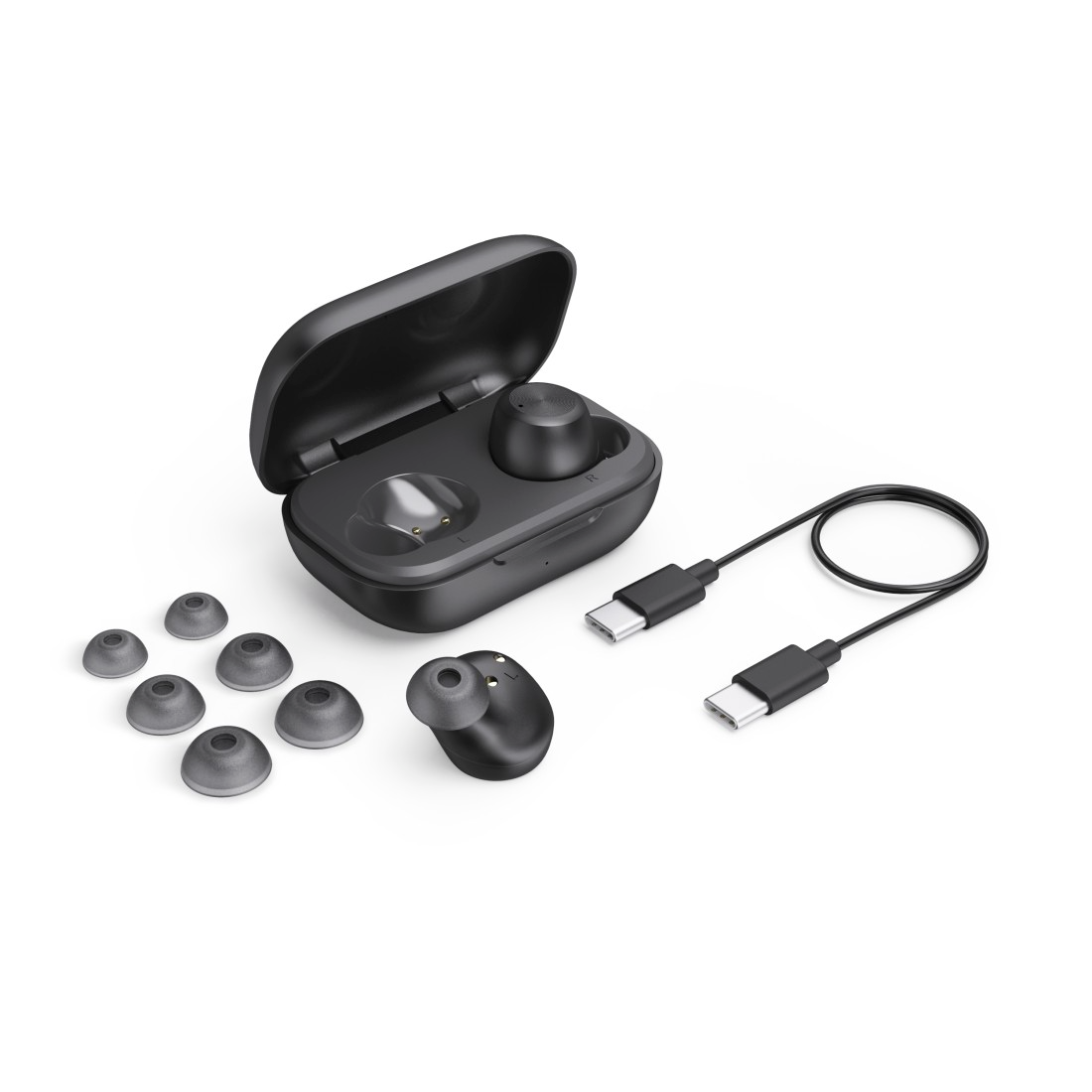 Fekete fülhallgatók töltőtokkal, pót füldugókkal és USB-C kábellel.