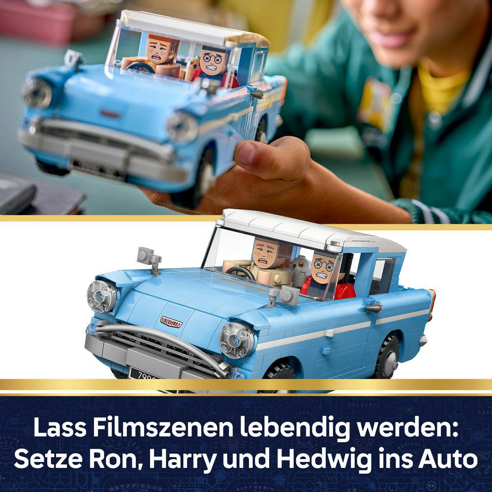 Ein blauer Lego-Flitzer mit Ron, Harry und Hedwig im Auto.
