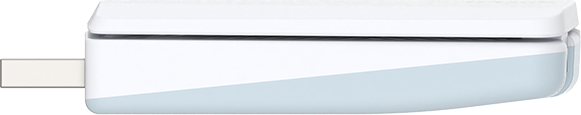 Un adattatore USB-C bianco con un accento azzurro.