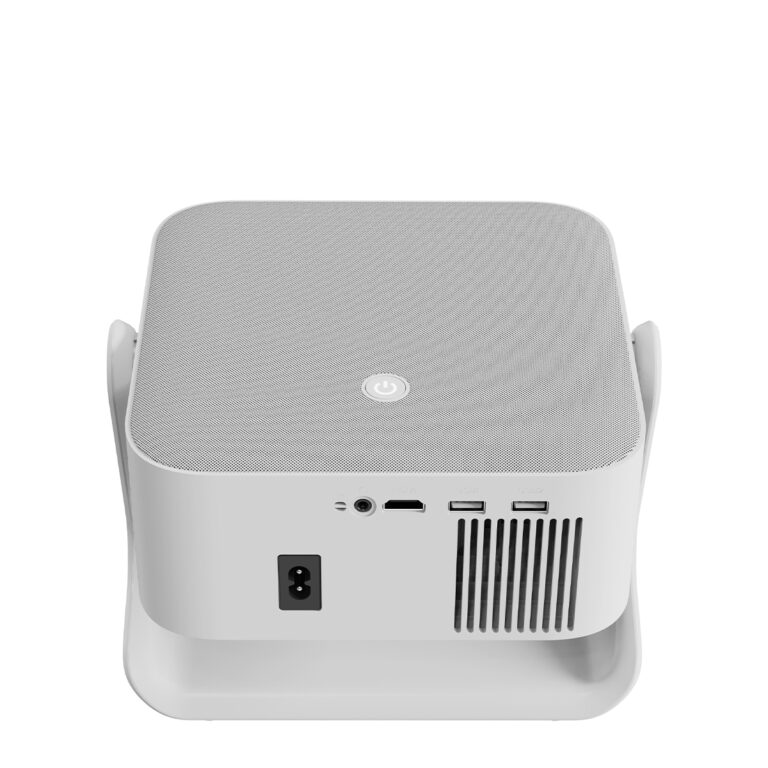 Un proyector blanco con malla gris arriba y puertos.