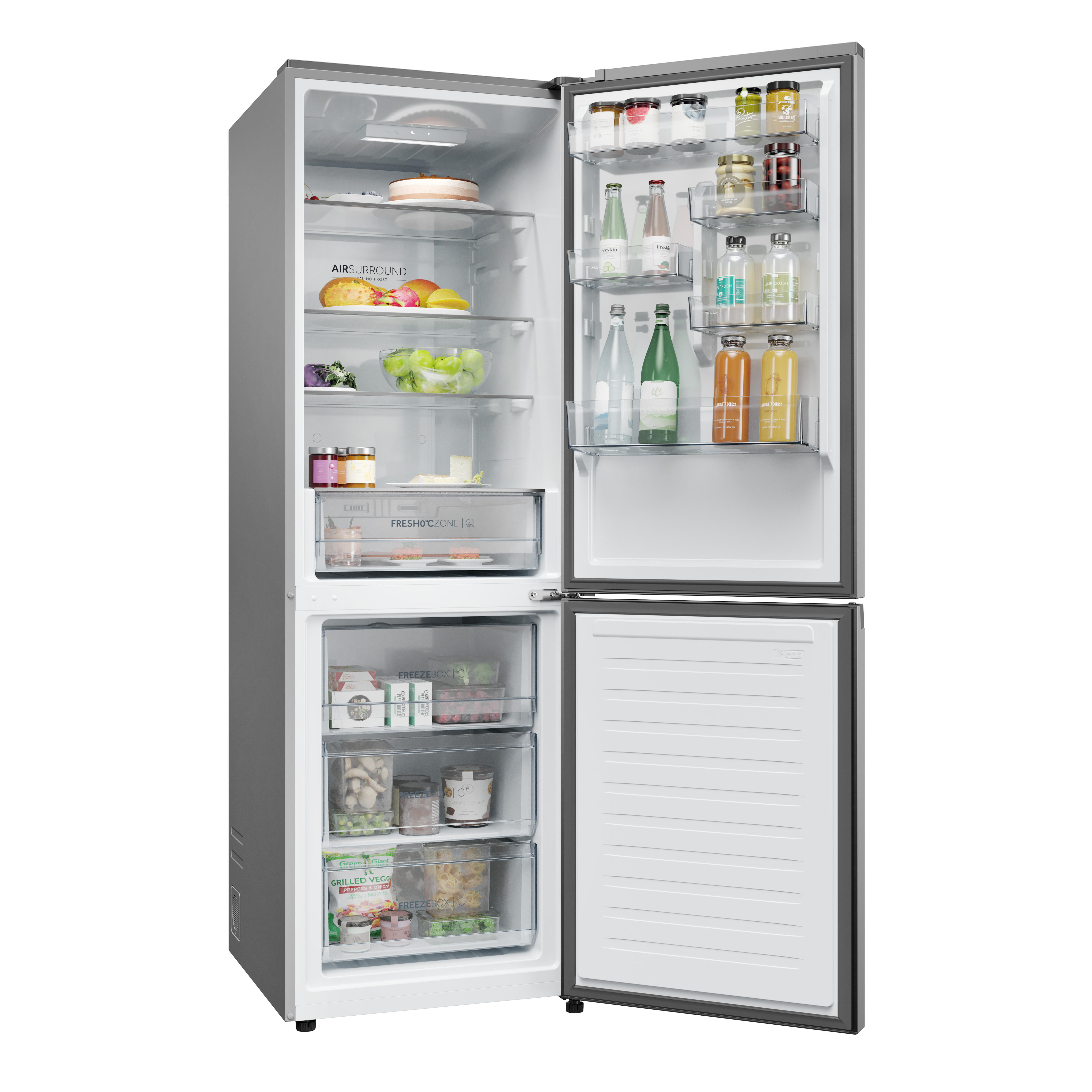 Ein offener Kühlschrank mit Lebensmitteln wie Obst, Gemüse, Getränken und Kuchen.