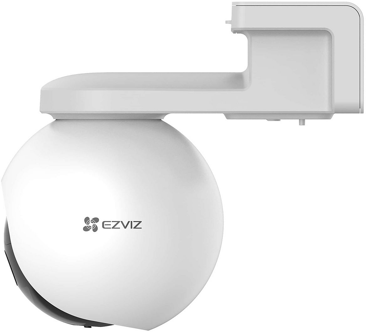 Weiße Überwachungskamera mit EZVIZ-Logo an einer Wandhalterung.