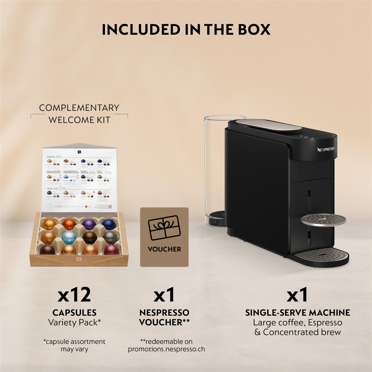 Eine schwarze Nespresso-Kaffeemaschine mit Kapseln, einem Gutschein und einer Anleitung.