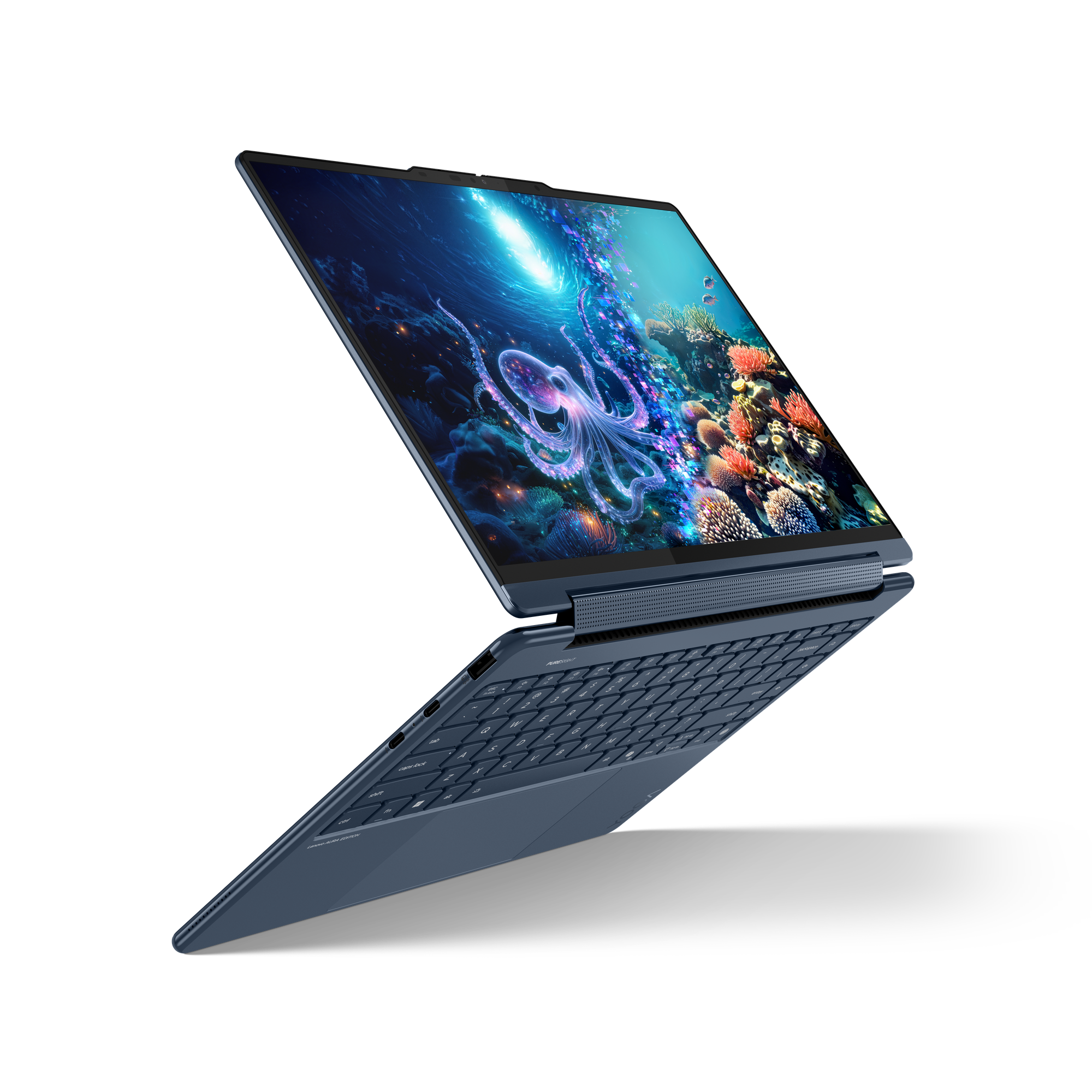Ein offener blauer Laptop mit einem Unterwassermotiv auf dem Bildschirm.