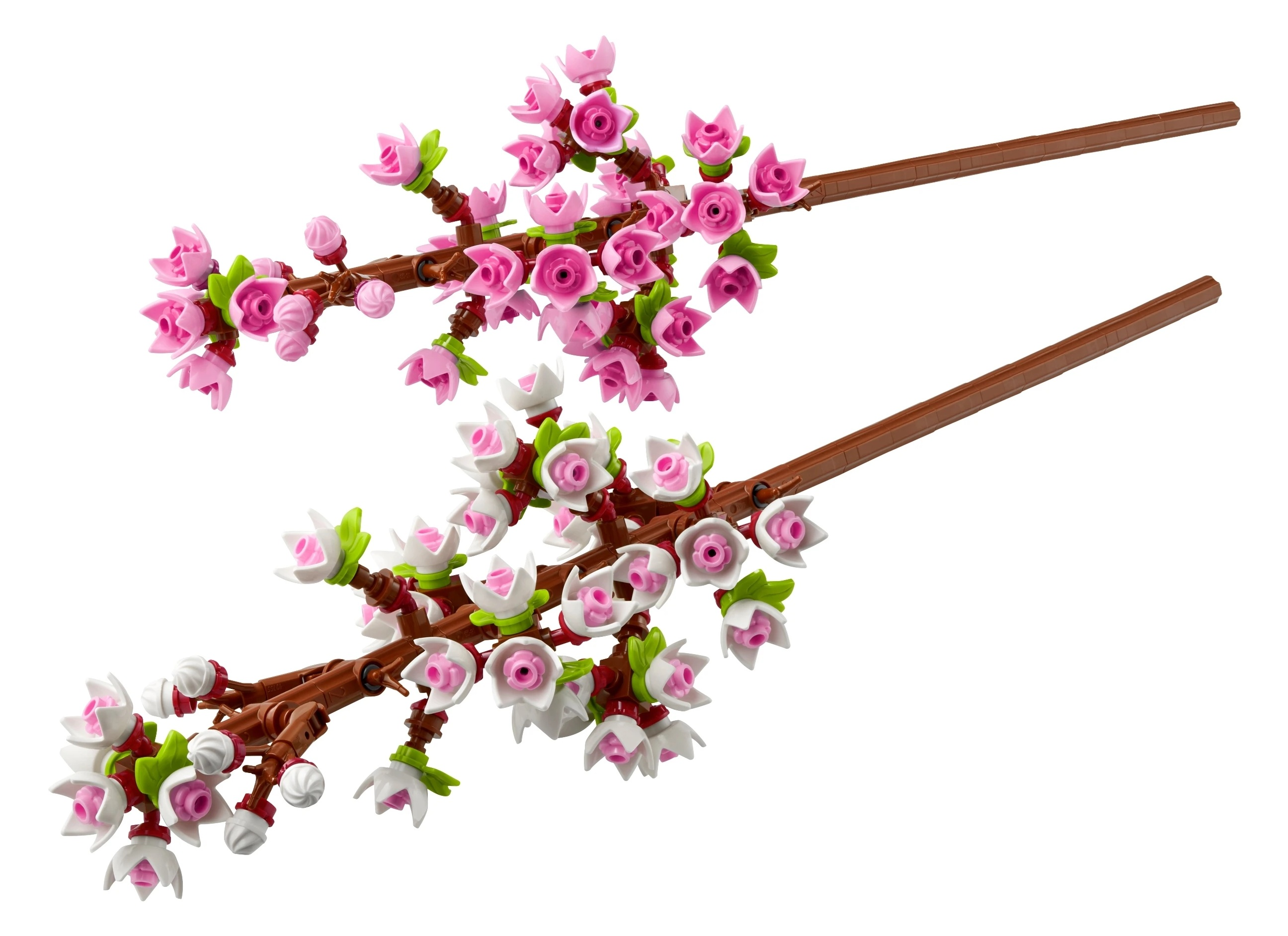 Dwa brązowe gałęzie z różowymi i białymi kwiatami Lego i zielonymi liśćmi.