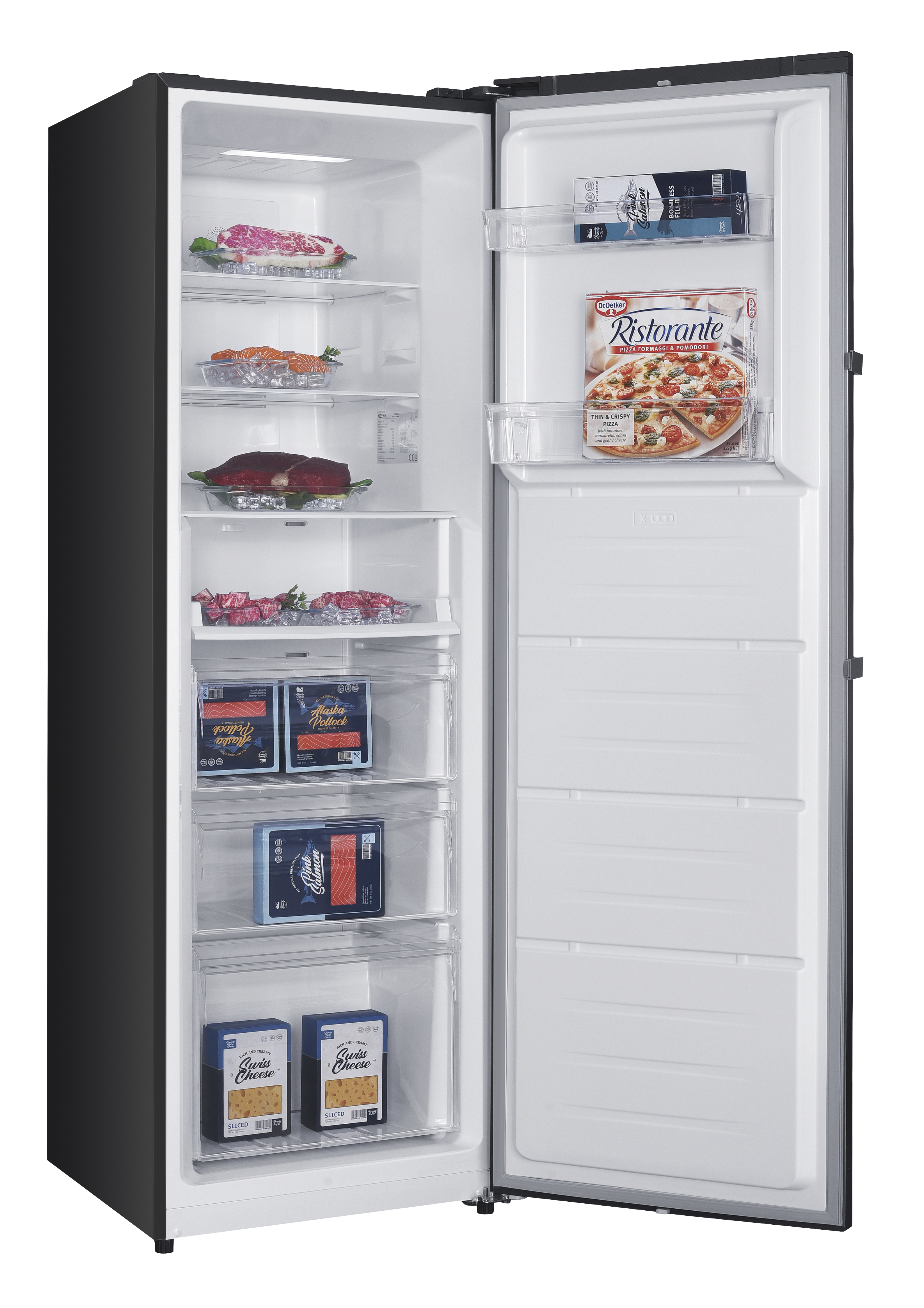 Offener schwarzer Kühlschrank mit Lebensmittelvorräten und Pizza.