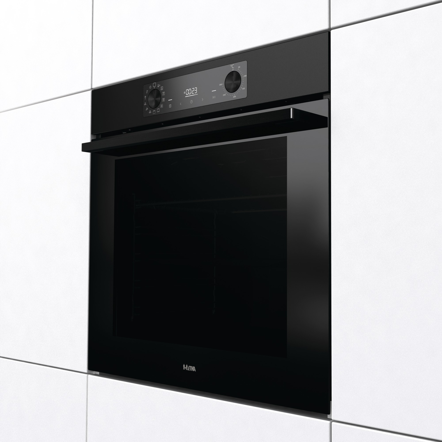 Een moderne zwarte inbouwoven met digitaal display en bedieningsknoppen.