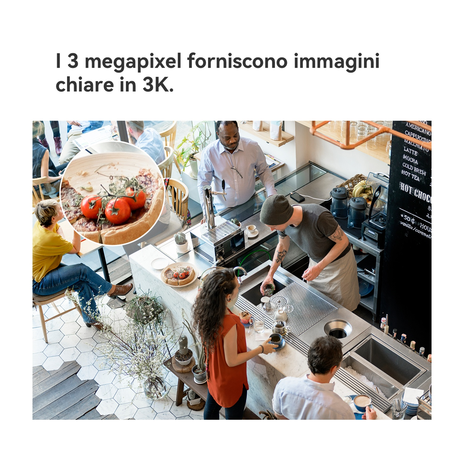 Baristi servono caffè ai clienti in un moderno caffè con un menu sulla parete.
