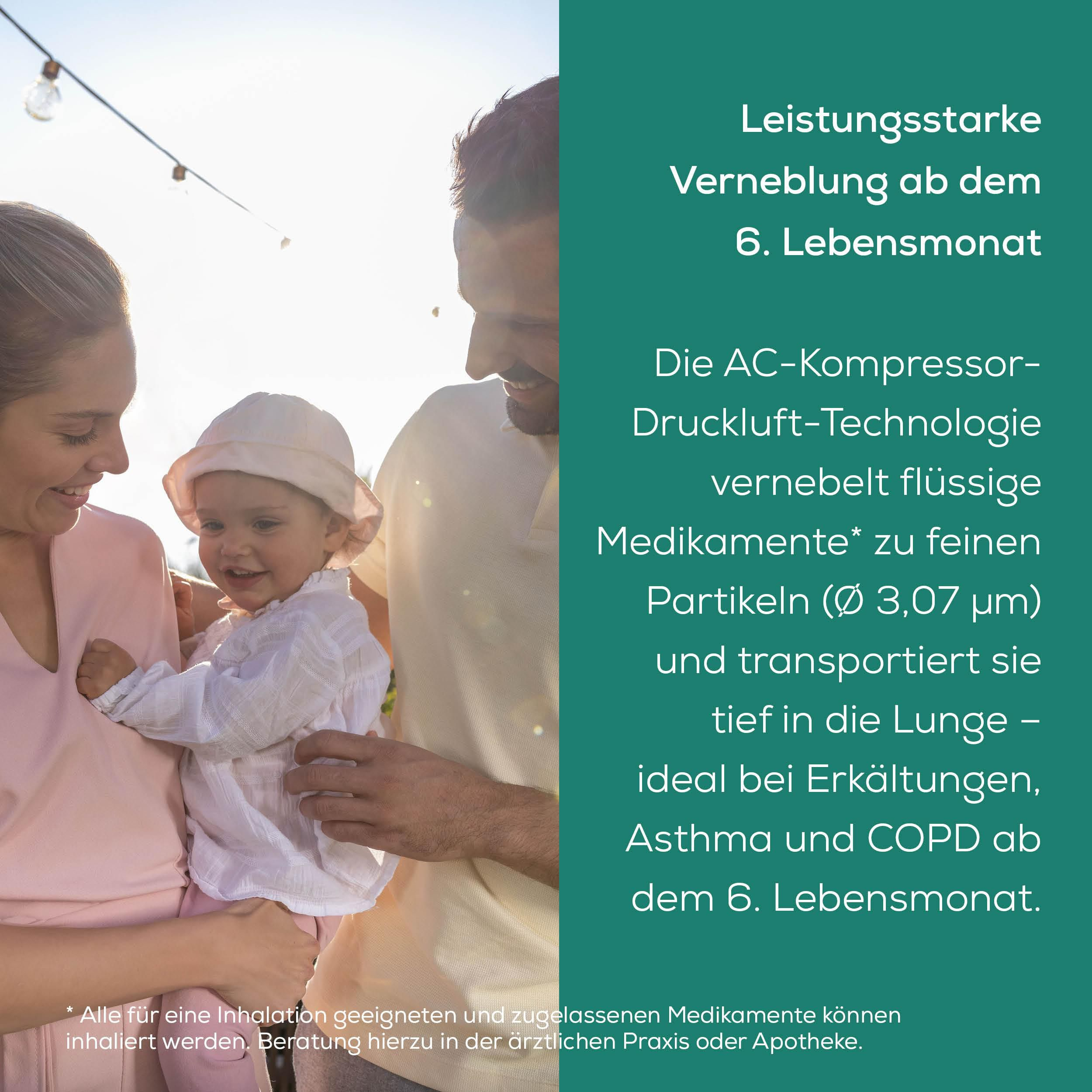 Ein Baby wird von Eltern gehalten. Text über ein Inhalationsgerät.
