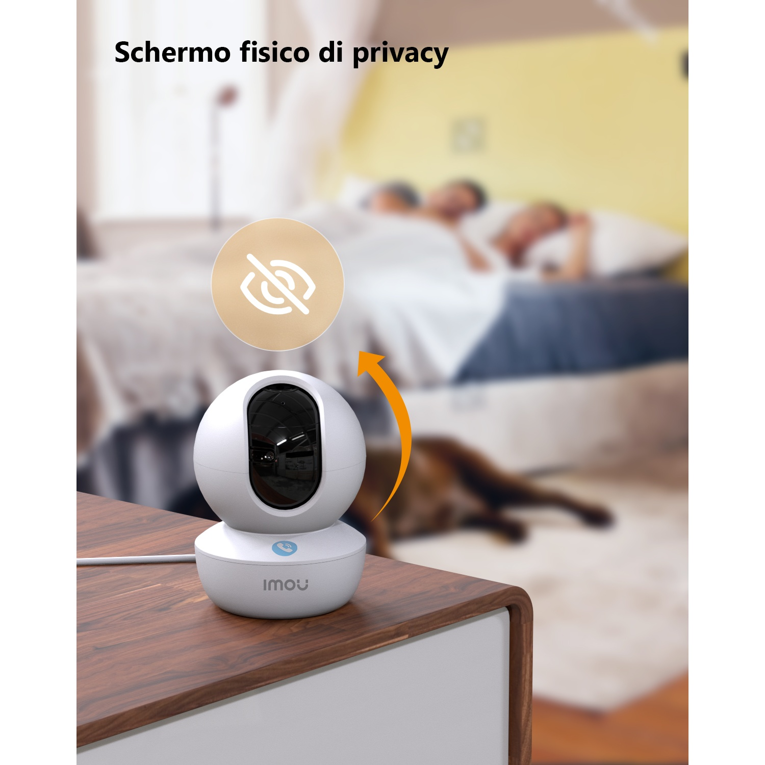 Una telecamera di sicurezza bianca con icona privacy su un comodino.