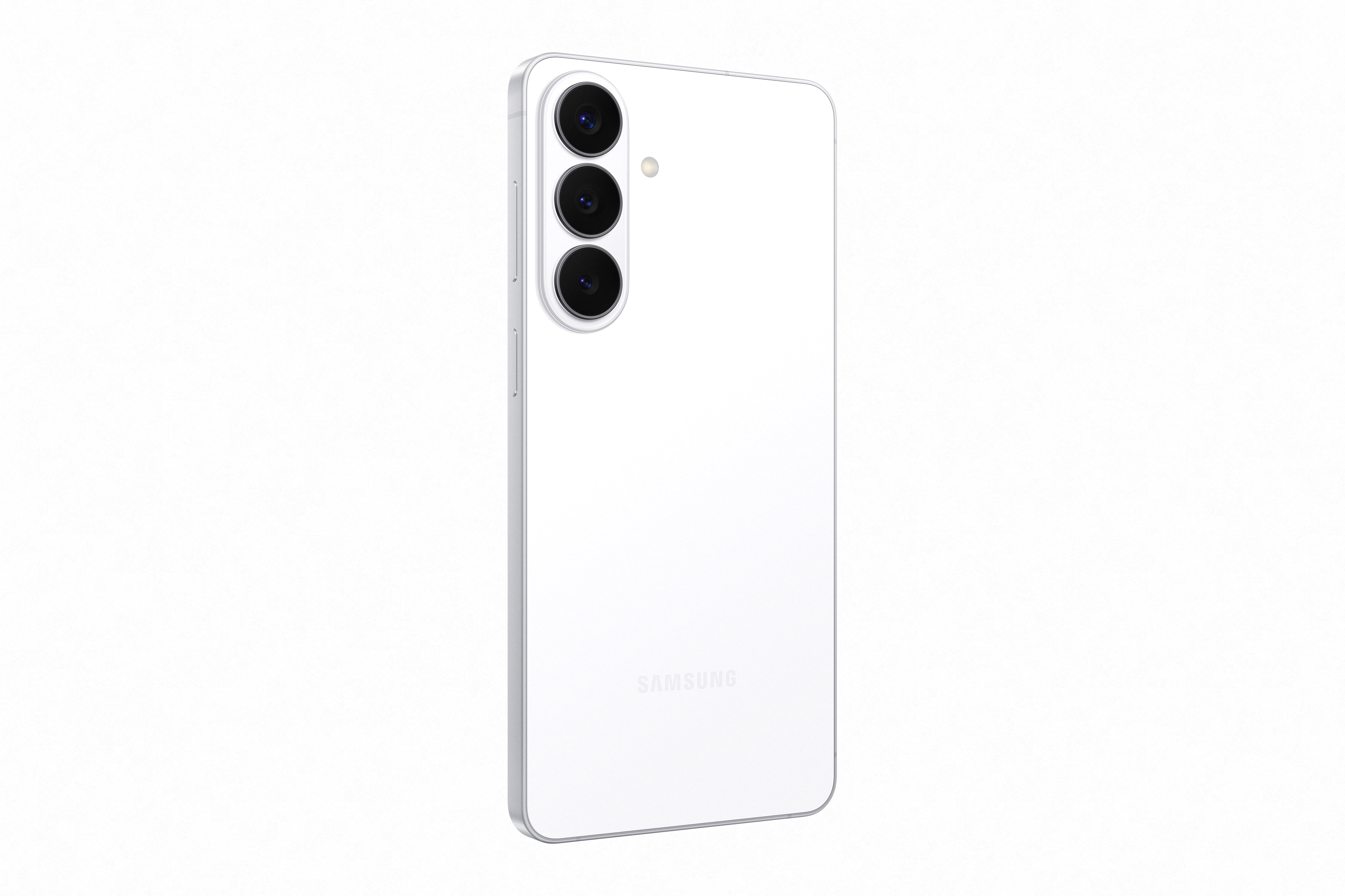 Ein weißes Samsung-Smartphone mit drei Kameras auf der Rückseite.