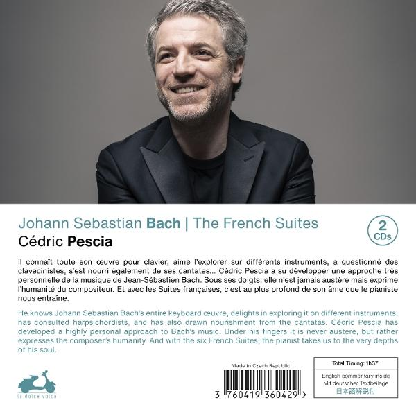 Cédric Pescia porträtiert Bachs französische Suiten auf 2 CDs. Ein Mann mit grauen Haaren blickt lächelnd.