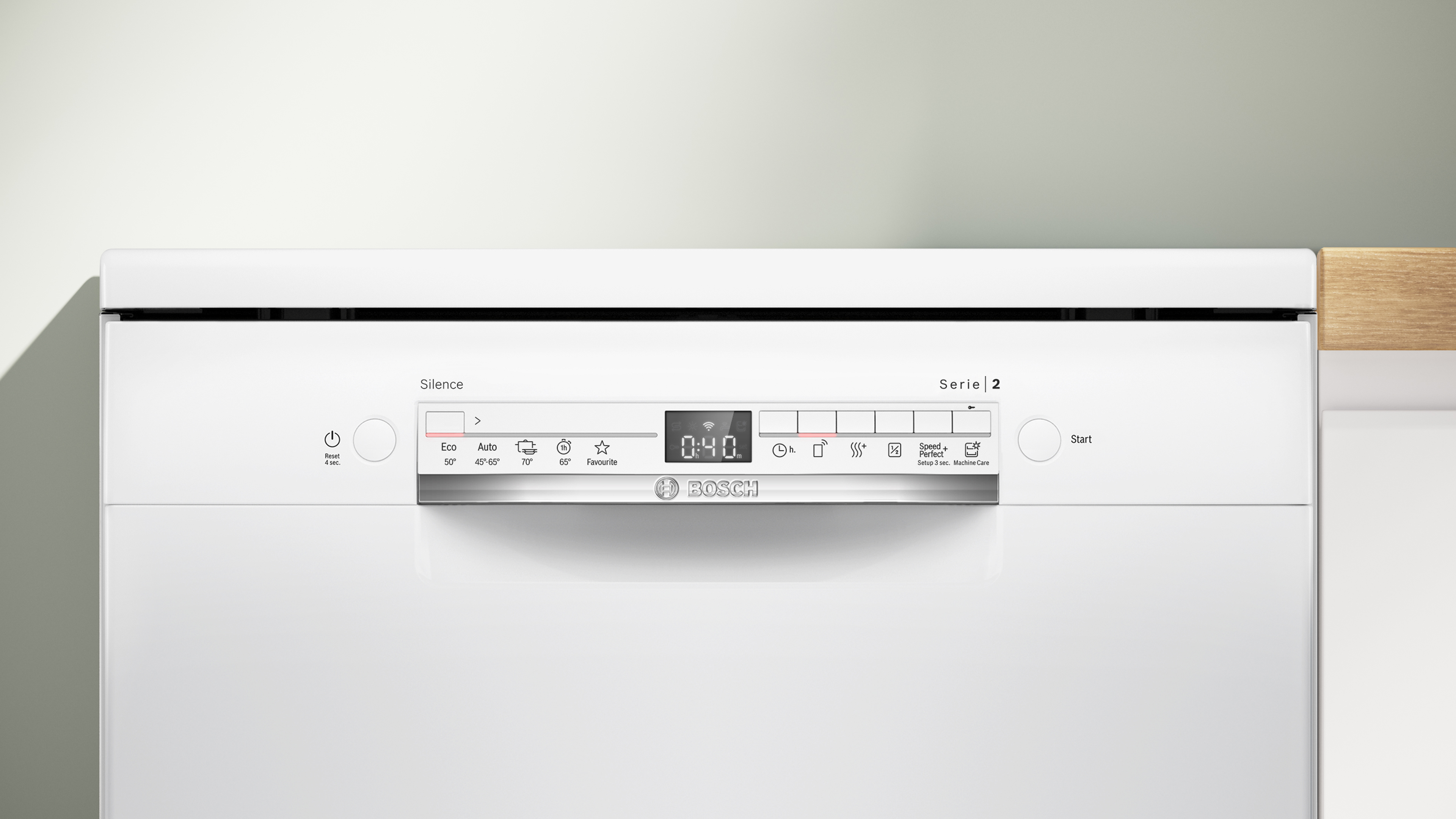 Pannello di controllo lavastoviglie con timer, selezione programmi e logo Bosch.